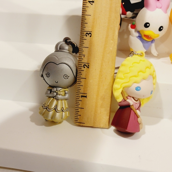 Disney Princess Blind Bag Figural Keychain Set 3D Figures - Picture 9 of 10